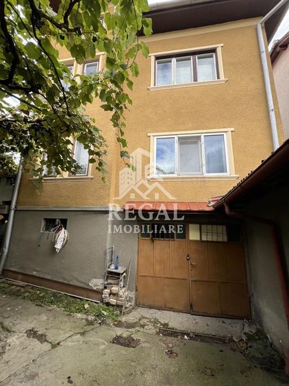 Casă individuală cu 3 camere cu Canalizare în Central