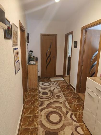 Casa singur in curte zona Astra - 8