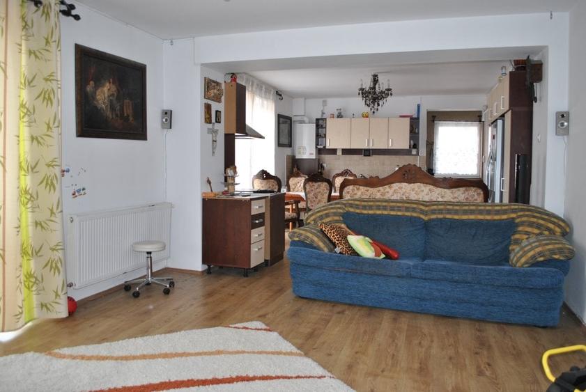 Casa de inchiriat - 1