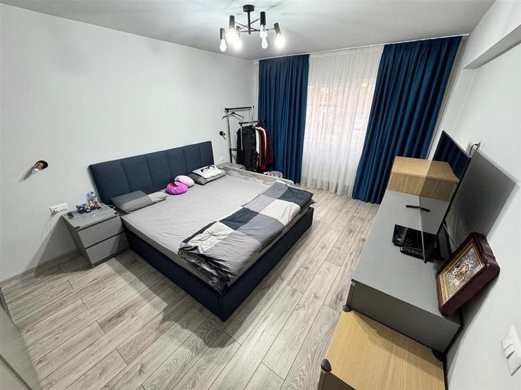 Apartament 3 camere,renovat si mobilat moder, etaj 1,  Stefan cel Mare - 11
