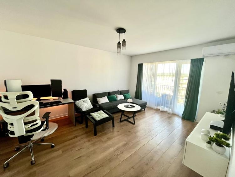 Pozitie Excelenta, Mobilat&Utilat, De Neratat - 1