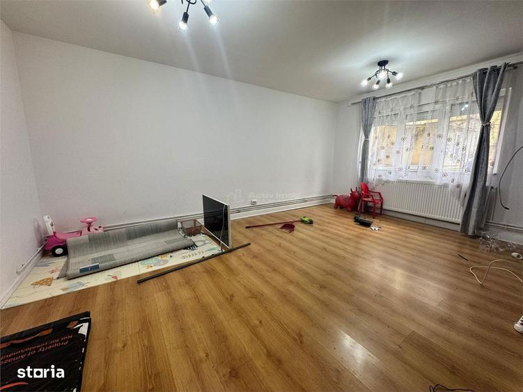 3 camere - 2 bai - Parter inalt - 2