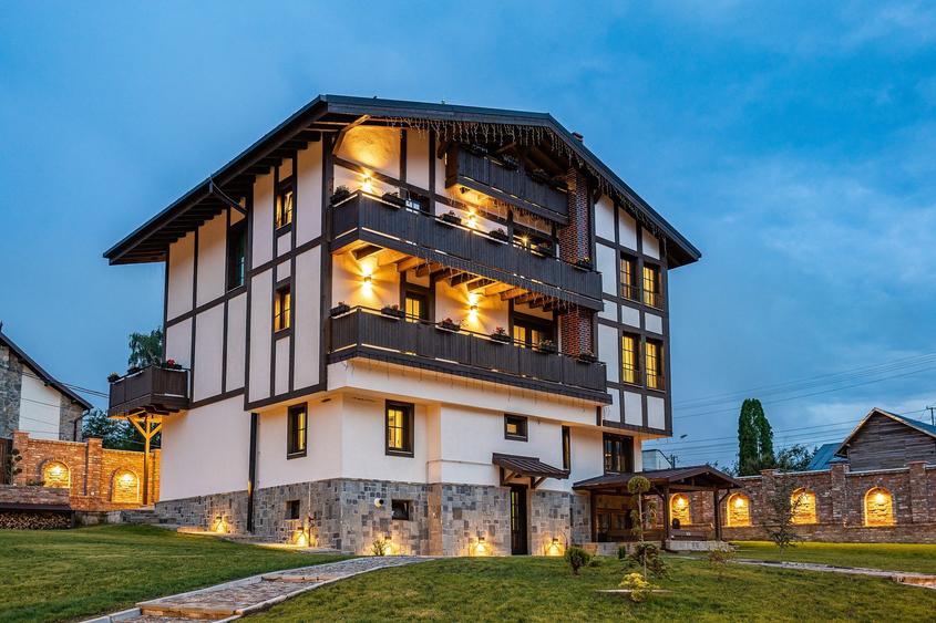 Vilă turistică de vanzare în Bușteni cu panorama superba catre Caraiman - 1