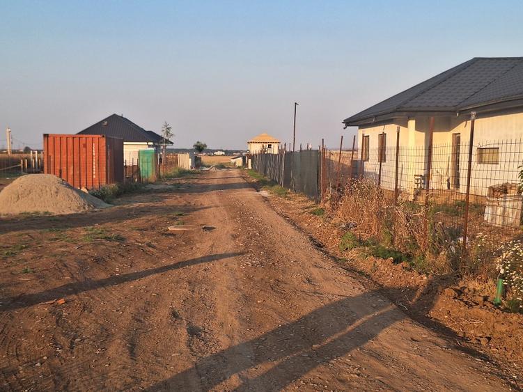 Proprietar vând teren intravilan saftica str albinelor - 1