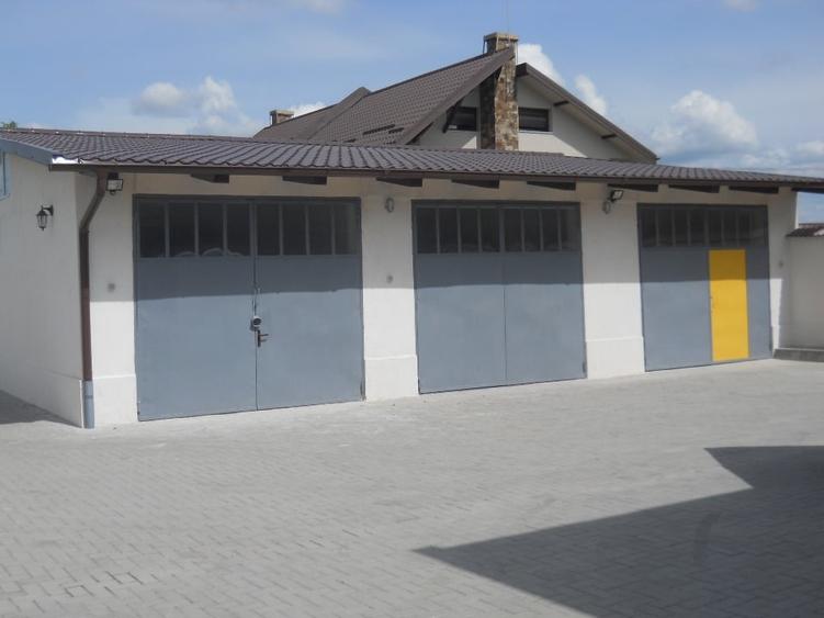 Inchiriez  2 garaje  si  locuri parcare acoperite Tatarani - 1