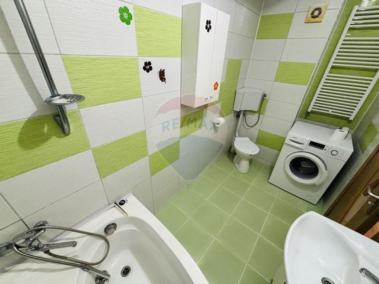 Apartament spatios de vânzare 2 camere EROILOR . VOLUNTARI A3 - 18