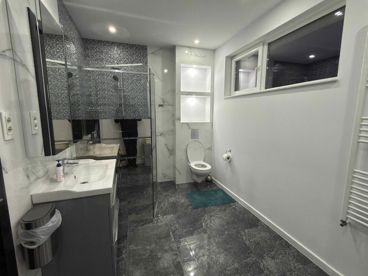 Ofer Inchiriez apartament 2 camere LUX - 1