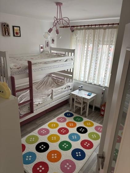 3 Camere, 70mp total, Et. 4/4 cu Acoperis, fără vecini deasupra, Izolat, An 1987 - 8