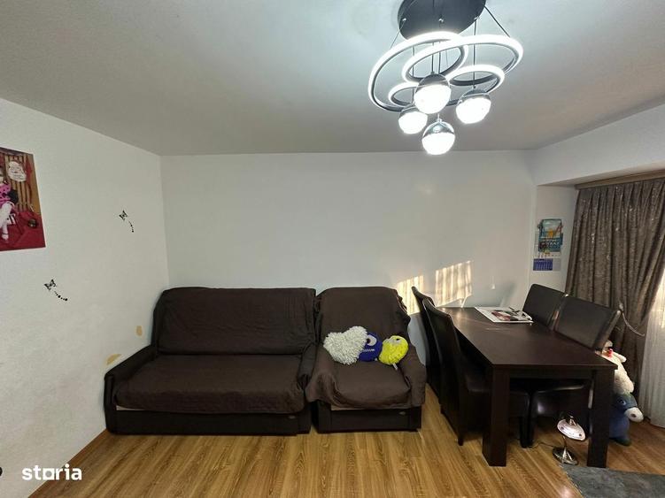 Apartament 2 camere, decomandat, etaj 2, spatios - 10