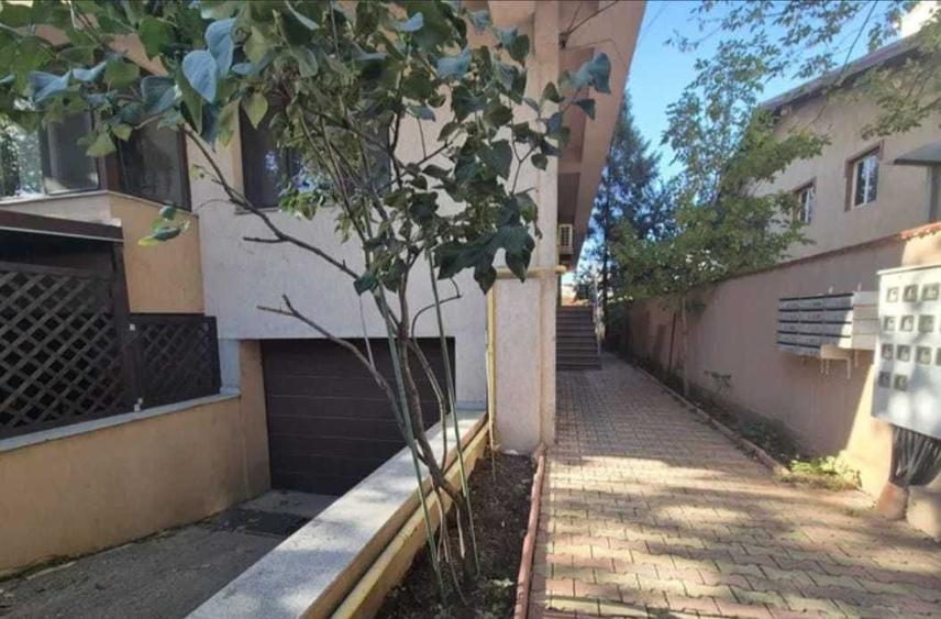 3 camere | decomandat | Metrou Jiului | 2 Parcari | Curte proprie - 8