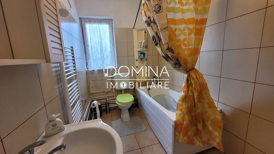 Vanzare casa situata in Targu Jiu, strada Jiului - zona Pietei Centrale - 5