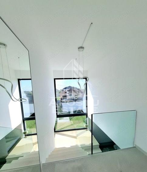 Casa spectaculoasa. Design deosebit. Pozitie centrala. La 5 min de M City. - 3