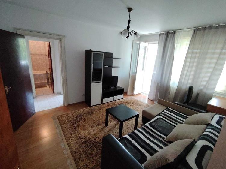 Apartament cu 2 camere semidecomandat în Gorjului
