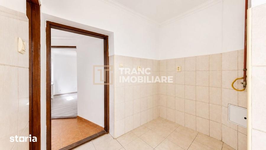Apartament cu 2 camere semidecomandat în Drăgășani