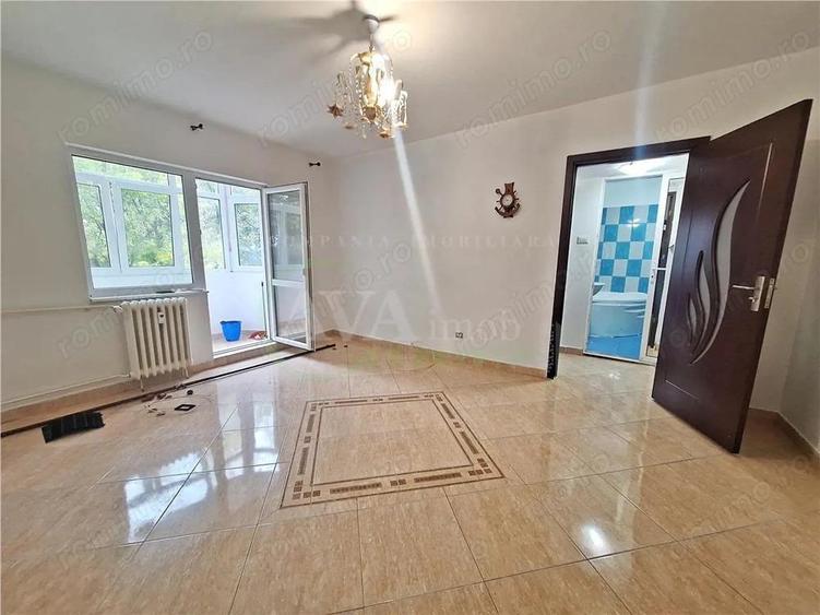 Apartament 2 camere semidecomandat, | Etaj 2, zona Ura - 1