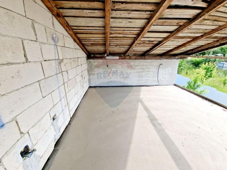 Casă spațioasă S+P+1E+M și teren generos 1664 mp - 36