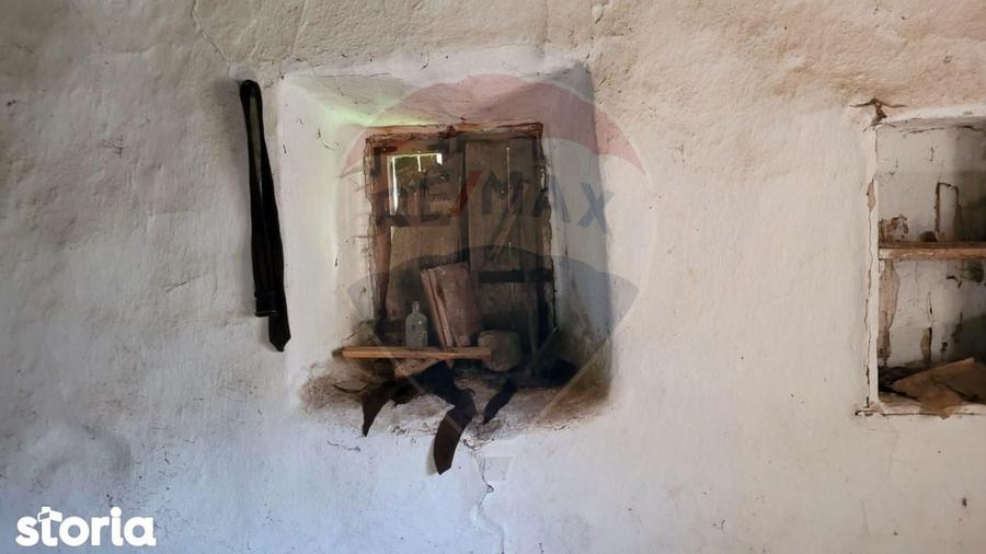 Casa din piatra la poalele Bedeleului Izvoarele, Alba - 4