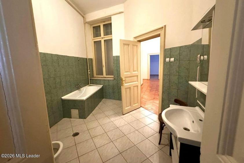 B-dul Carol Nr. 59, 219 mpu, 8 Camere, Etaj 1 din 3, Balcoane 11 mp! - 21