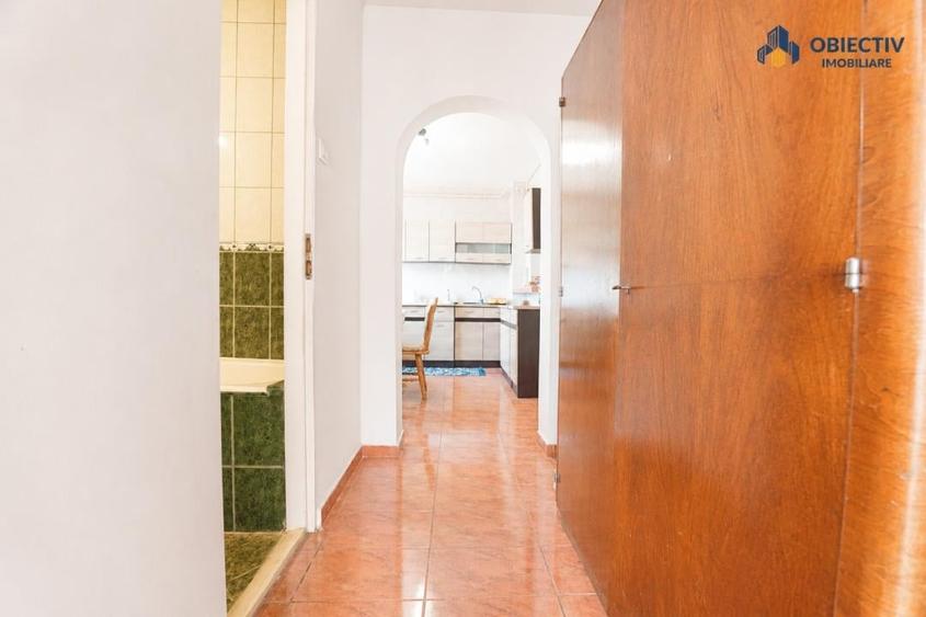 Apartament cu 4 camere semidecomandat în Mărăței