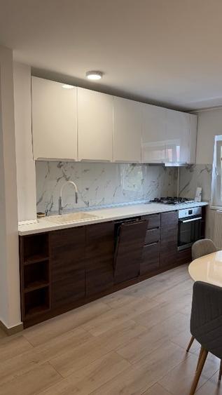 Apartament cu 3 camere decomandat, mobilat în Lipovei