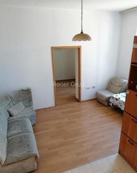 CENTRAL-Pomul Verde 2 cam. pentru firma la 275 euro/luna