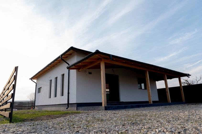 Casa noua, Piscani-Negreni, teren 550mp, finisaje moderne - 3