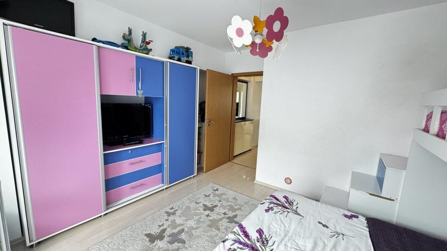 De vanzare 3 camere | Bd. Decebal | Etaj 2/8 | 92 mp | 2 bai - 11