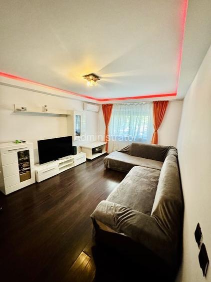 Apartament 3 camere decomandat FAR