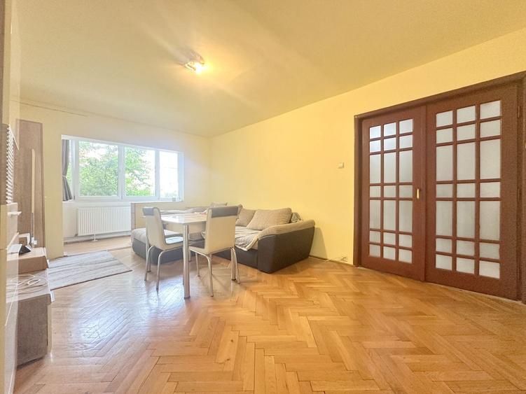 Apartament cu 3 camere de vanzare - Zona Soarelui - 1