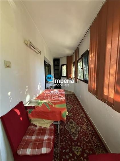 Inchiriez apartament 3 camere, decomandat, Zona Nicolina - Podu Ros - 9