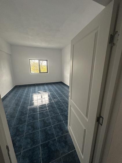 Spațiu comercial, de 10,000 mp, în Schela Cladovei