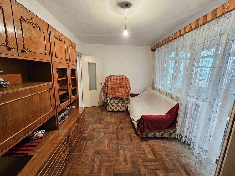 Decomandat, 2 camere, zona Narcisa - 1