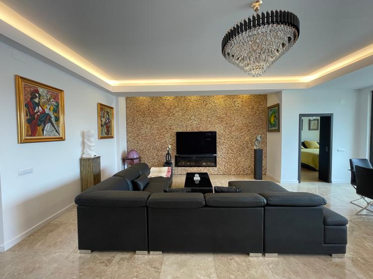 Vanzare VILA la cheie 338 mp  teren 800 mp - pe malul lacului Laguna Verde - 9