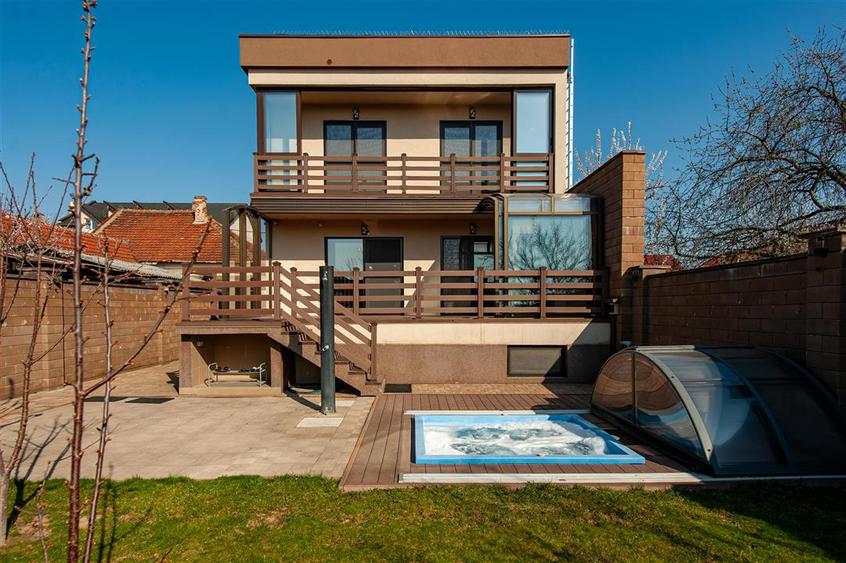 Vila D+P+E cu jaccuzi exterior in Iosia - 1