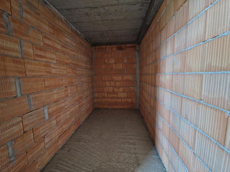 Casa individuala (semicolectiva) 172 mp utili, teren 765 mp Feleacu - 35