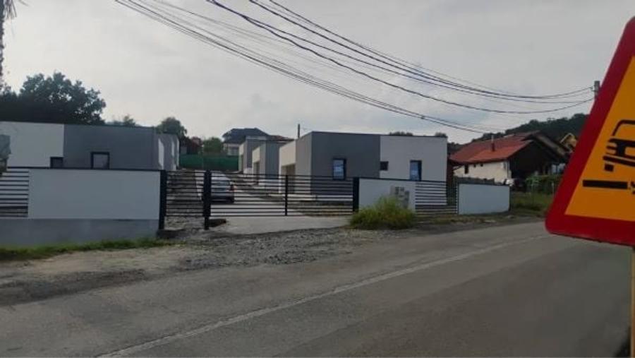 INCHIRIEZ CASA IN TOCILE - 1