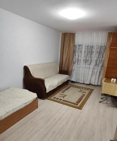 Apartament 2 camere decomandate zona KM 5 - 8
