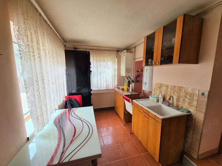 P.F. Vand casa in Floresti - 6