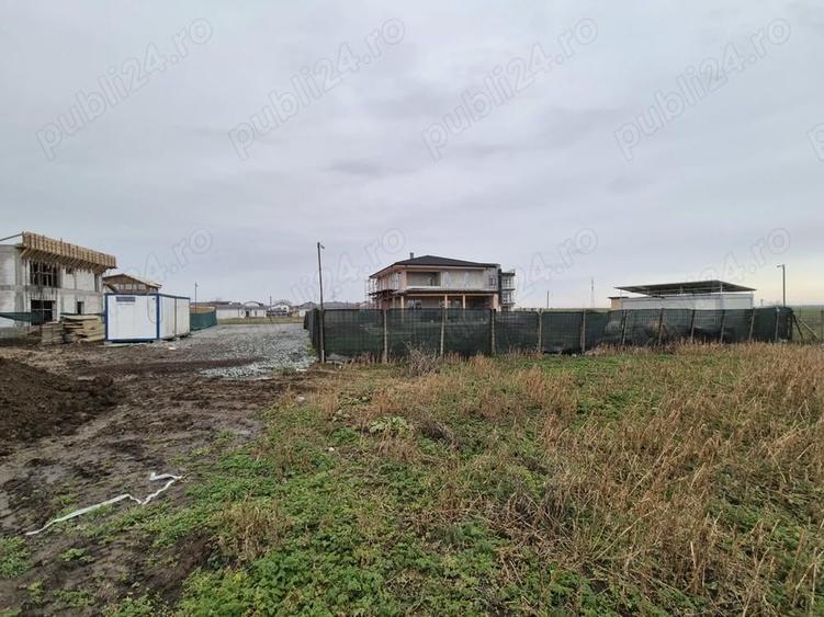 Teren 465mp, cu autorizatie casa individuala P+1E - 1