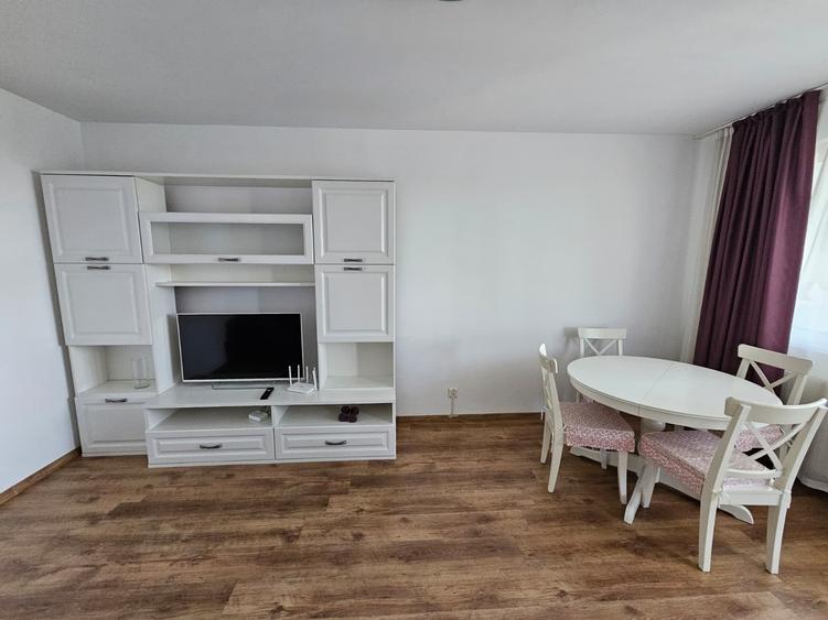 Apartament cu 2 camere decomandat în Titan