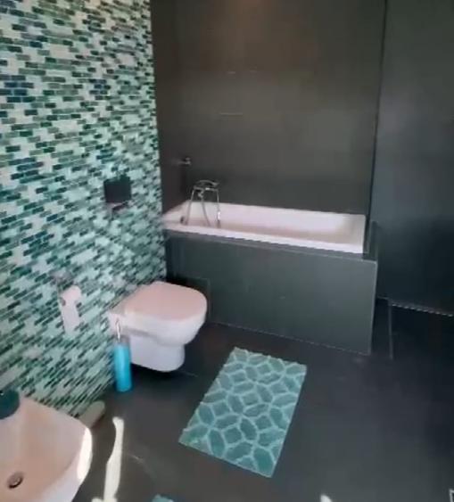 Penthouse cu 5 camere decomandat în Faleza Nord