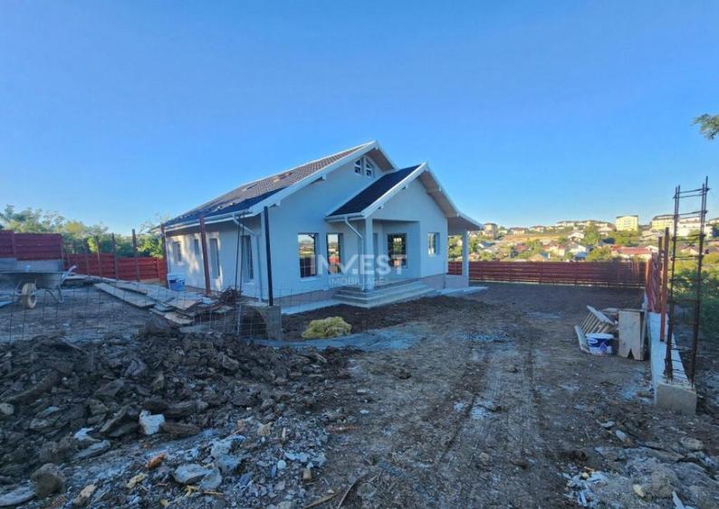 CASA INDIVIDUALA 4 CAMERE + BECI , PLACA DE BETON PESTE ETAJ - 15