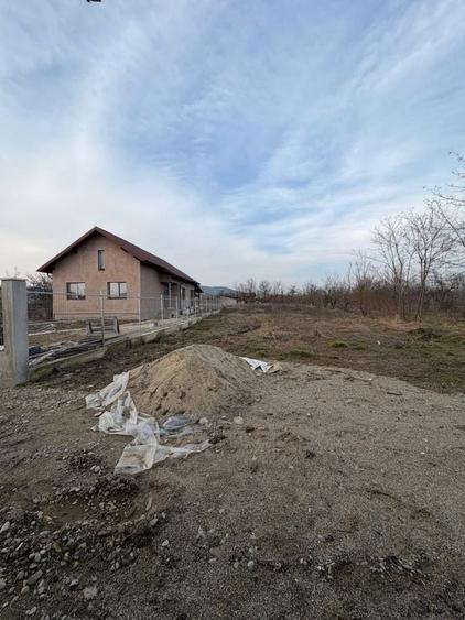 Teren intravilan de vanzare - 4