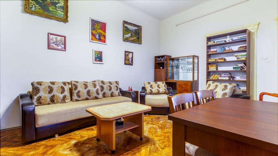 Apartament cu 2 camere decomandat în Central — fotografia 1