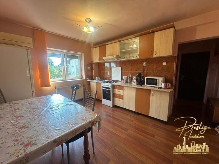 Apartament cu 3 camere de vanzare in zona Lacul Rosu,Rogerius - Oradea - 7