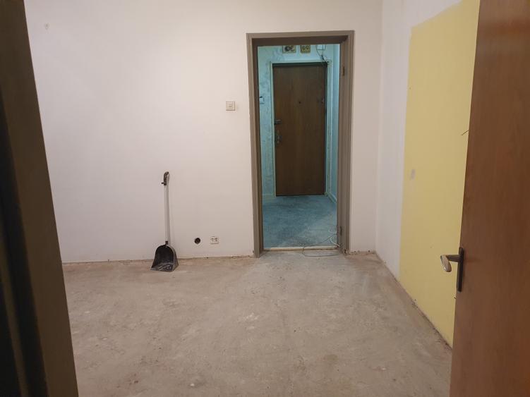 Vanzare-2 camere-p/4-sdec-Dr Taberei-Brasov-Plaza-de renovat-85000E - 2