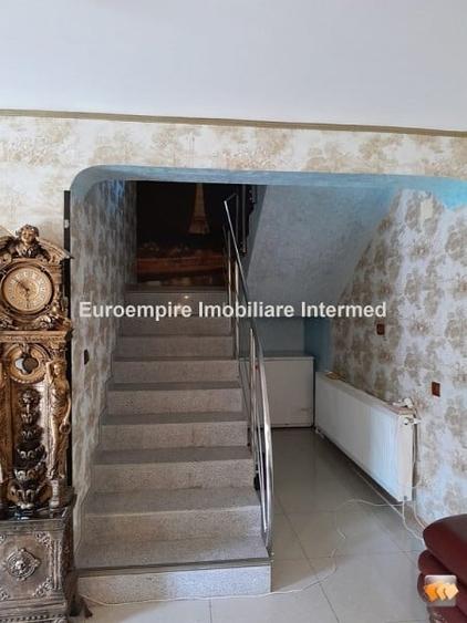 Vilă de vânzare cu 5 camere, regim de înălțime P+1 zona - 3