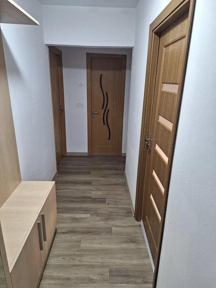 Apartament cu 2 camere decomandat în Girocului