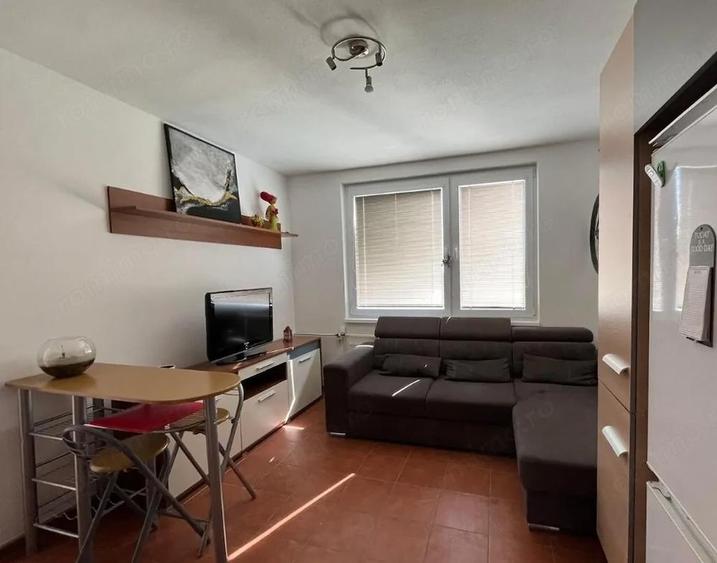 Aparatament de inchiriat cu o camera zona Tractorul - 1