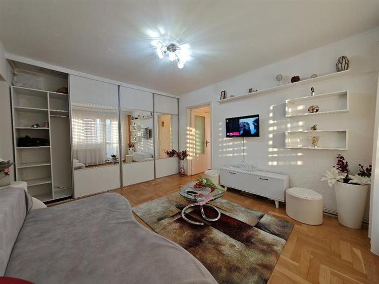 Inchiriem Apartament 2 Camere, Mobilat, Semidecomandat, Astra - 6